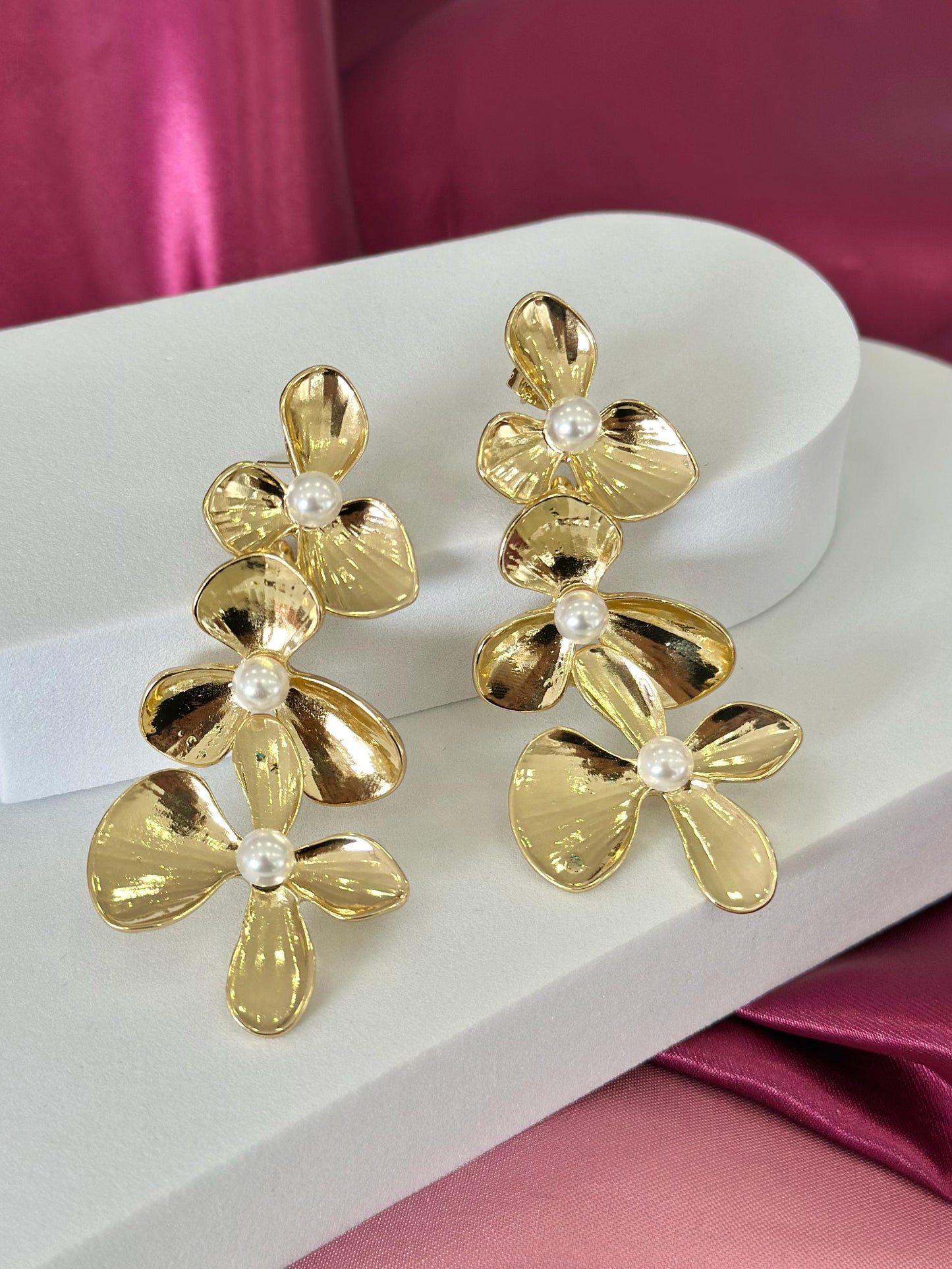 Aretes triple flor con perlas #C123.1