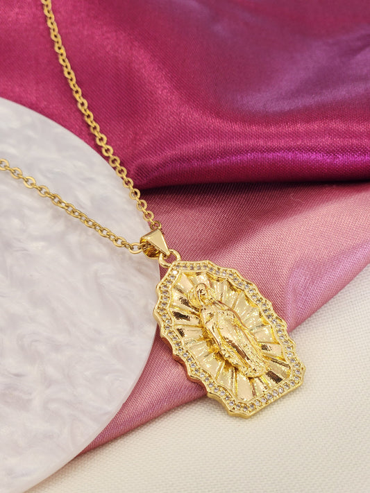 Collar virgen grande alrededor zirconia