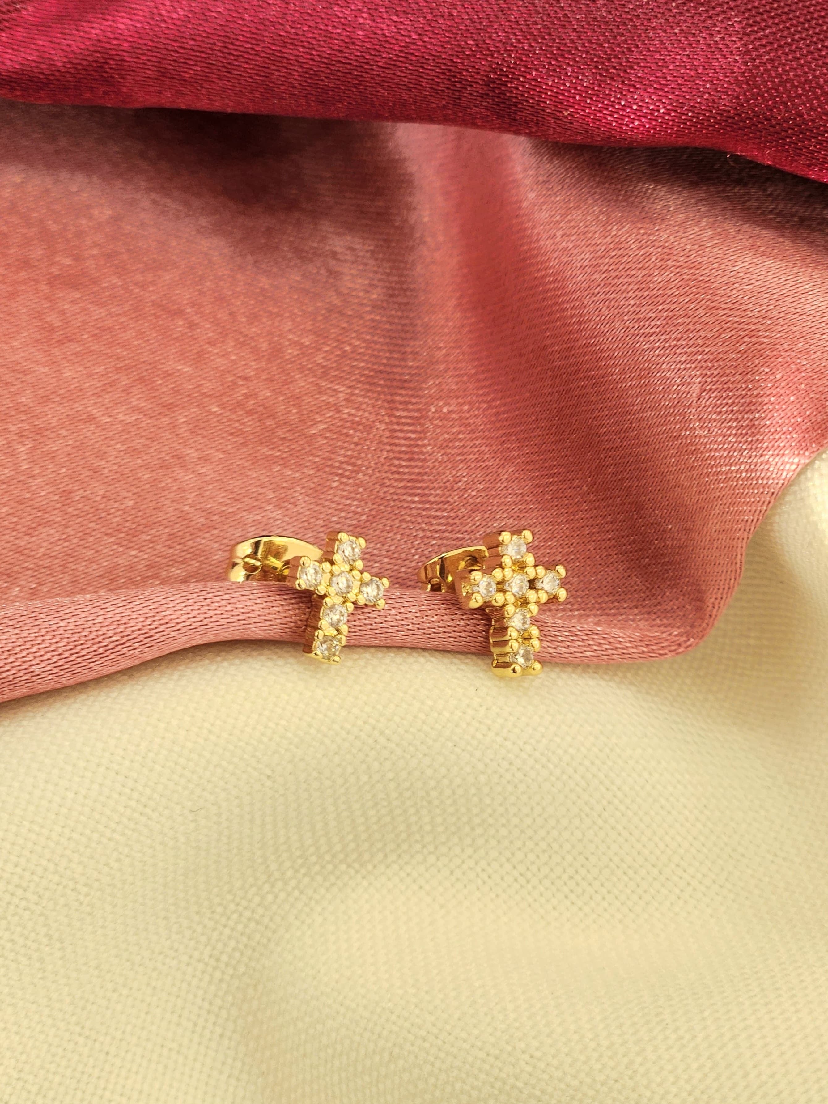 Aretes cruz chica zirconia #174