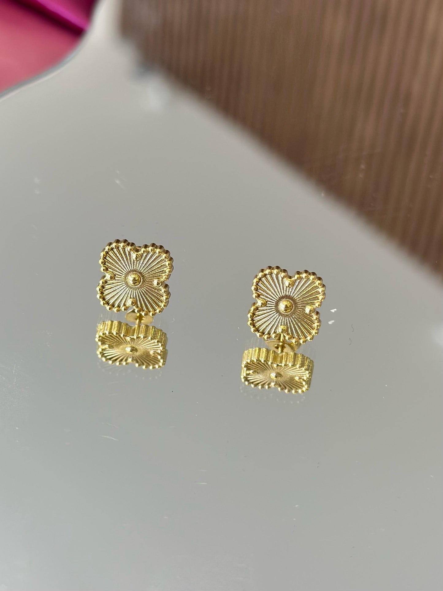 Aretes trebol dorado #A23
