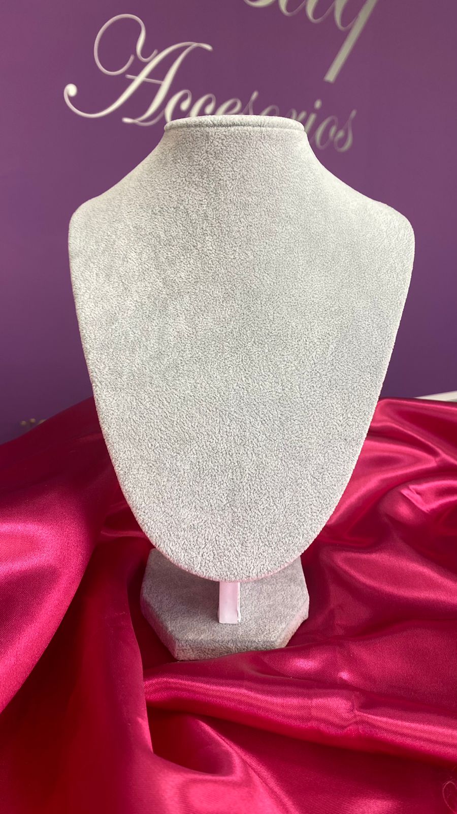 Cuello gris
