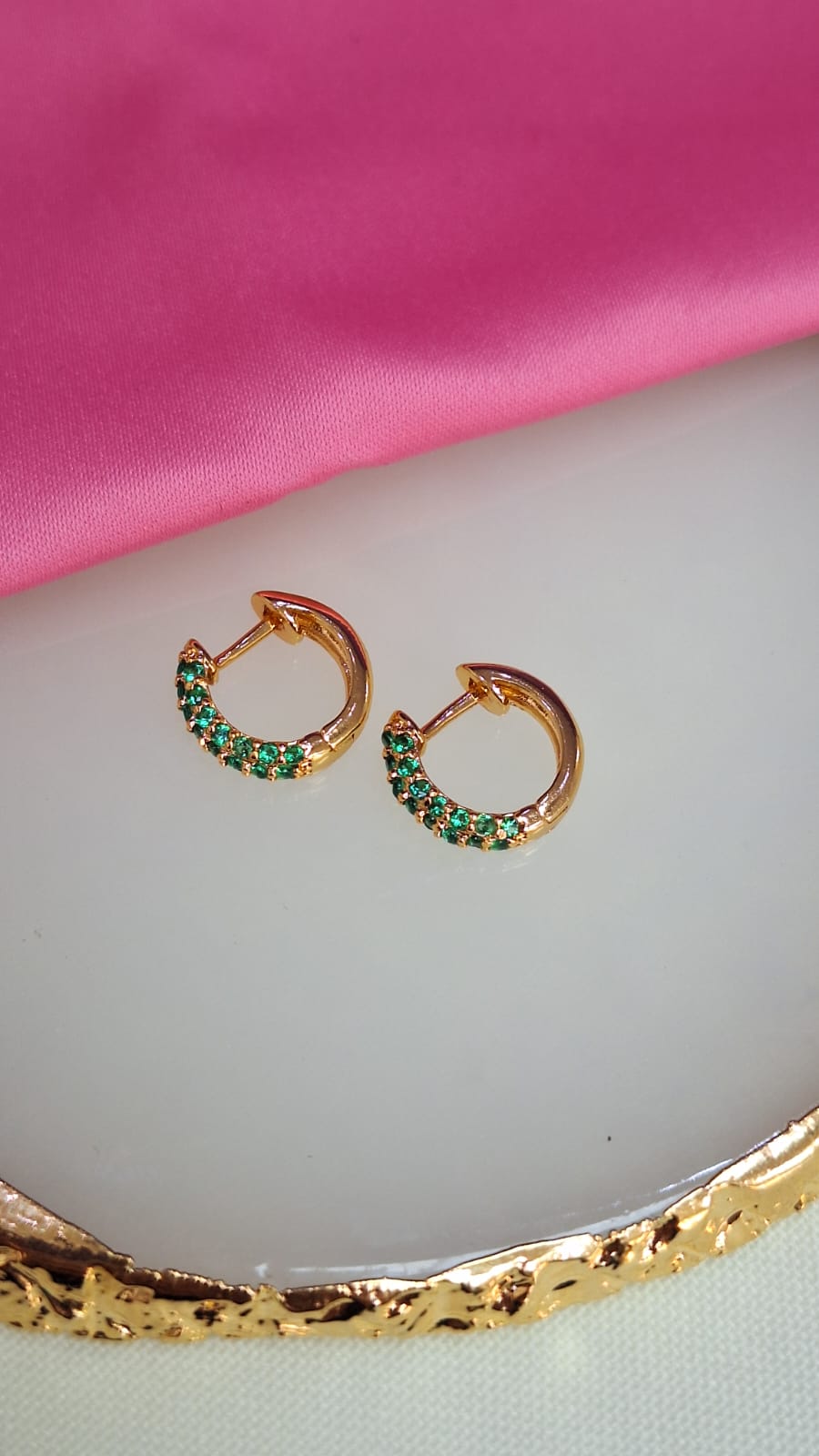 Aretes mitad zirconia verdes #146A