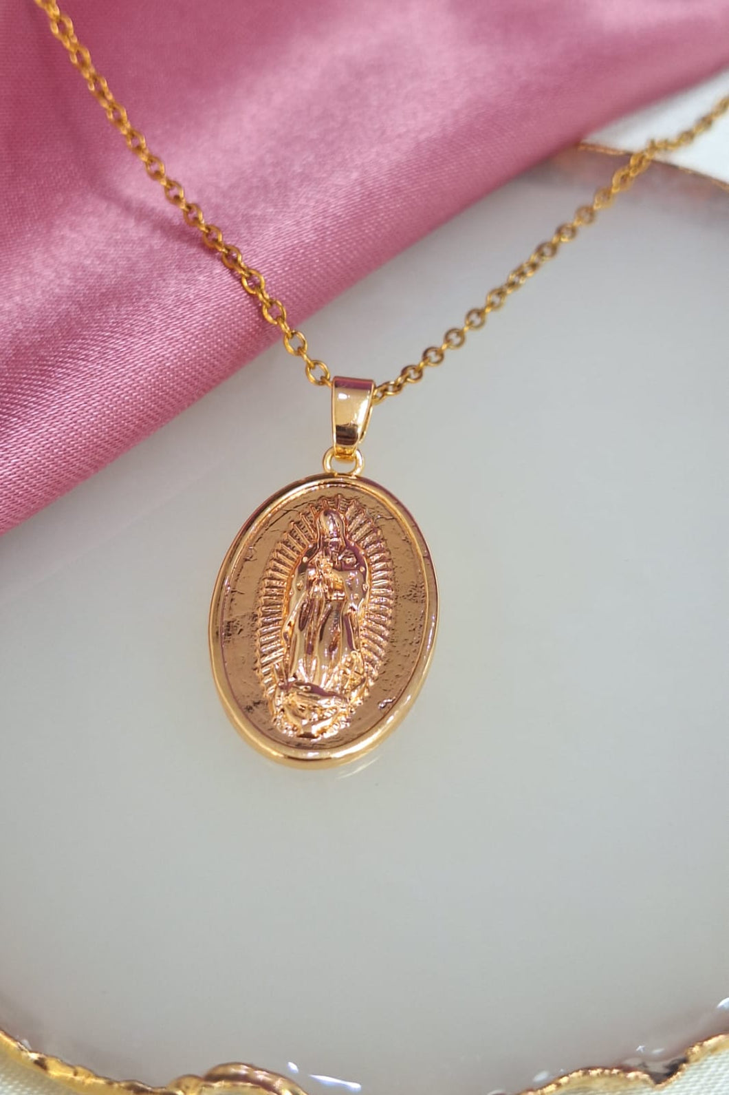 Collar Virgen y San Benito ovalado #E4