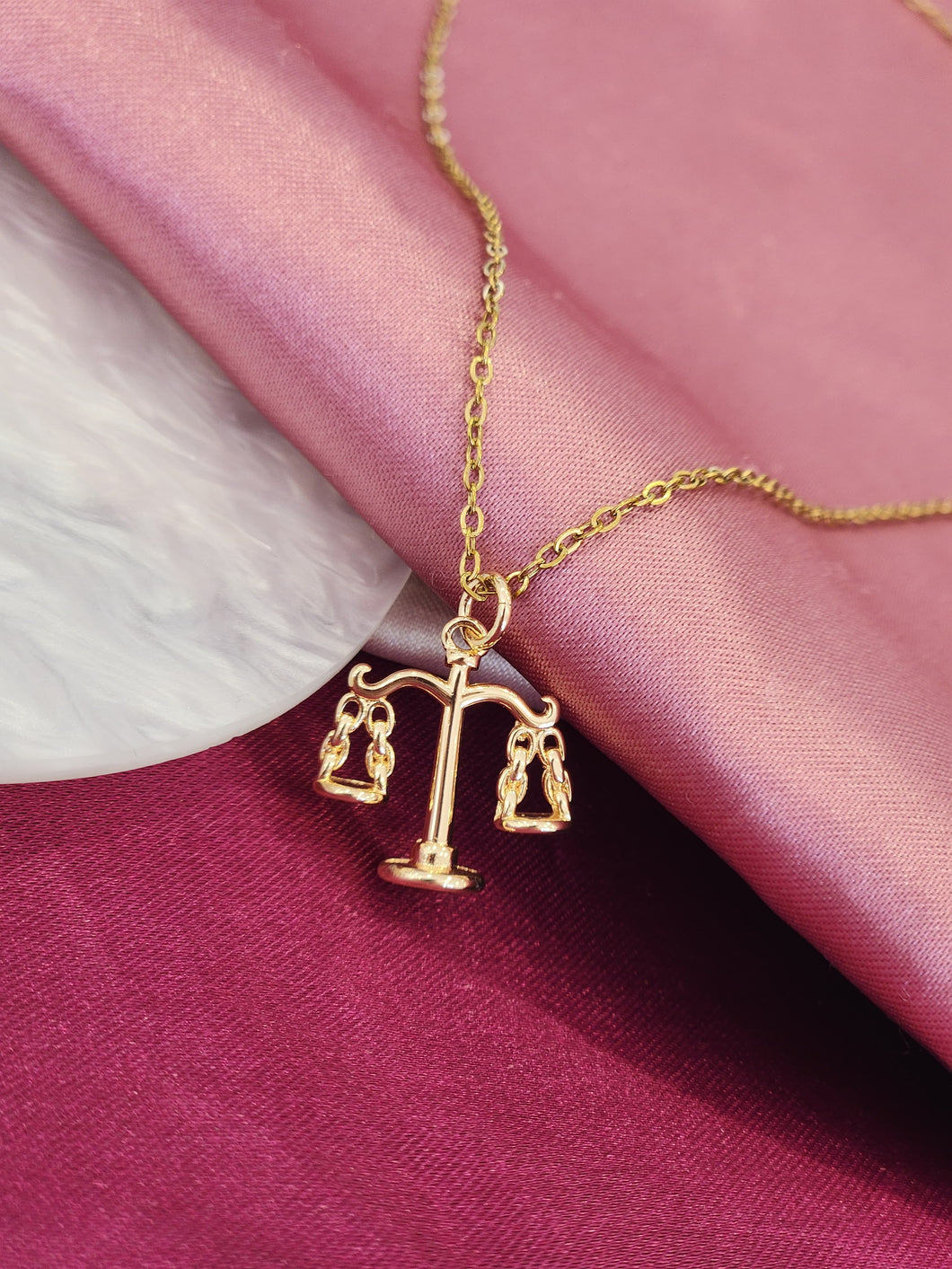 Collar balanza abogado #EE