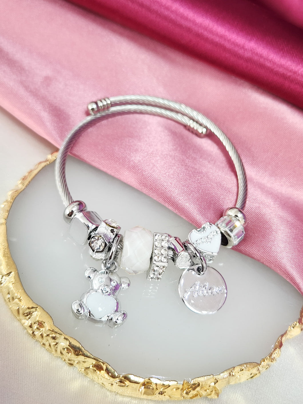 Pulsera tipo Pandora con charms oso plateado y corazon blanco #A10