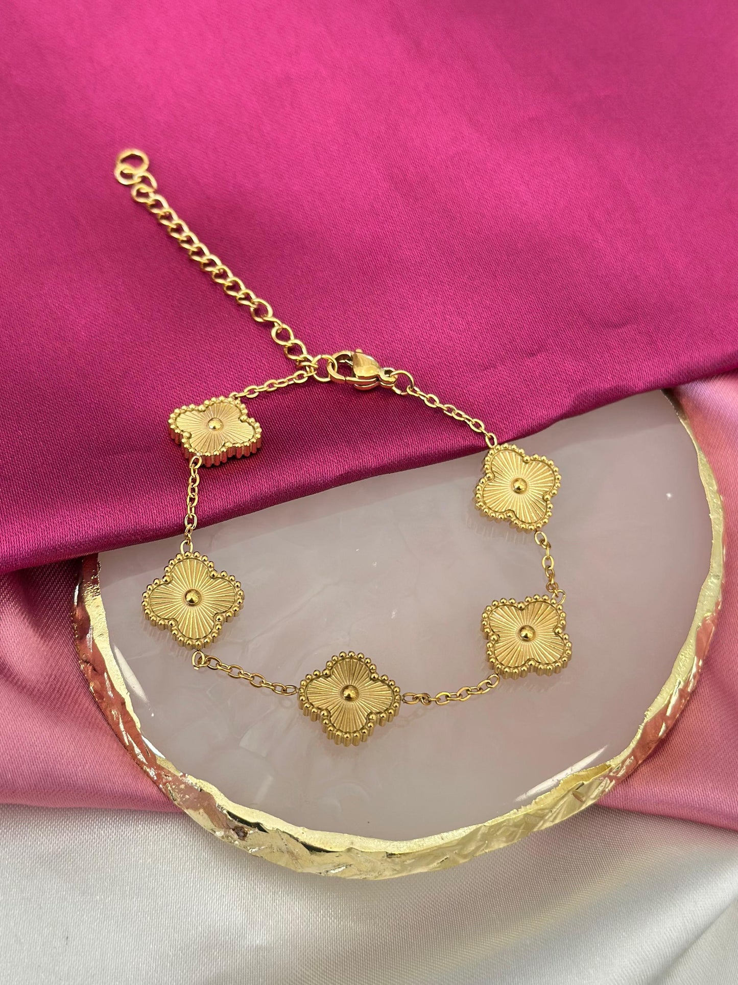 Pulsera Trebol dorada #G37