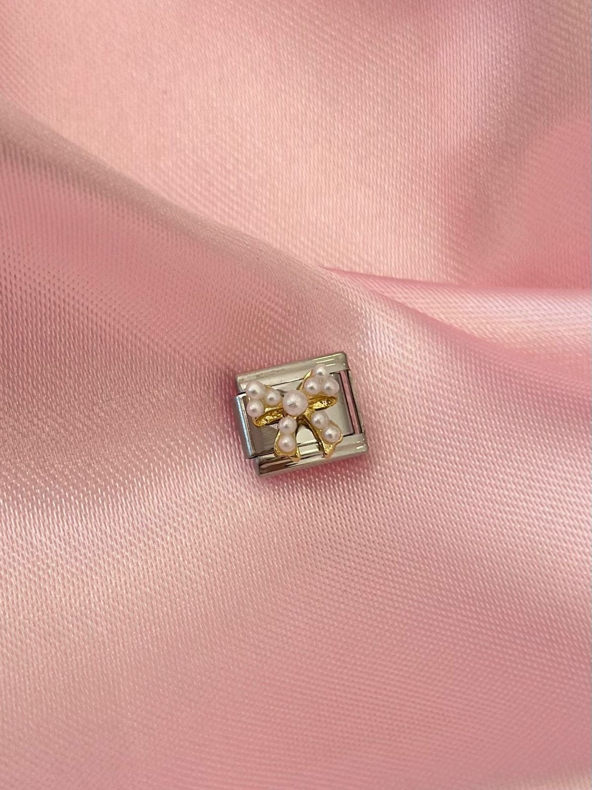 Moño Perlas charm #8