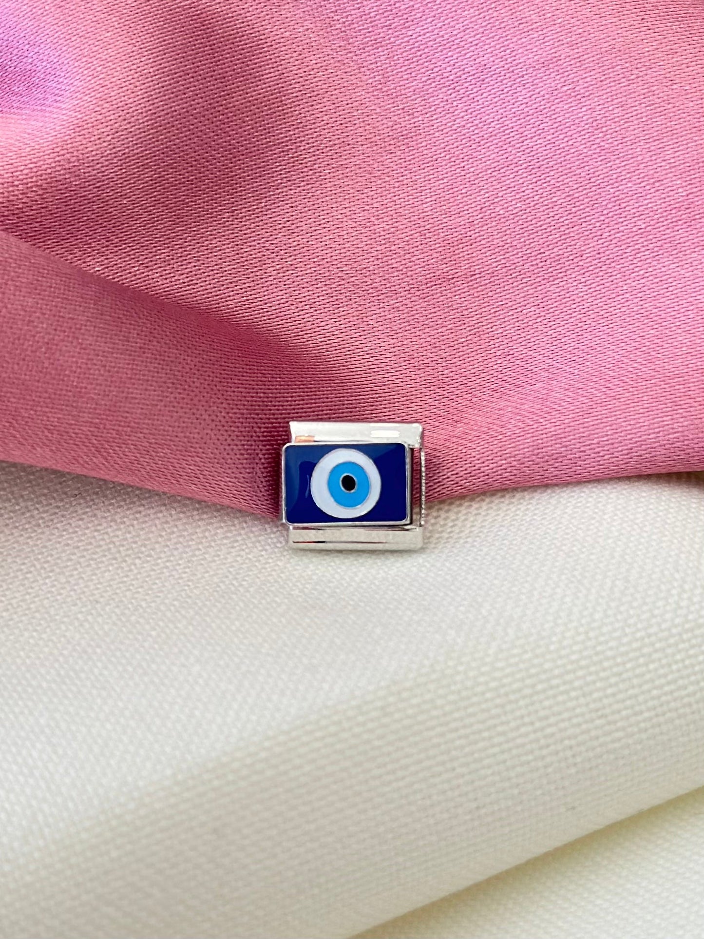 Ojo Azul Charm #13