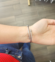 Cargar imagen en el visor de la galería, Pulsera tipo Pandora con charms fresa
