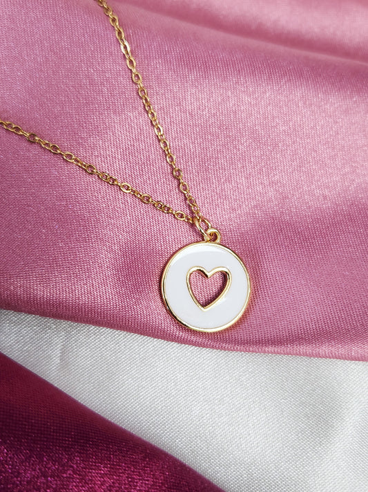 Collar corazon hueco blanco #VV