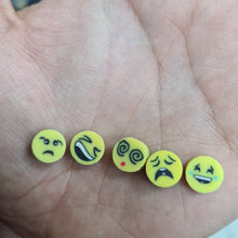 Cargar imagen en el visor de la galería, Pulsera colorida emoji
