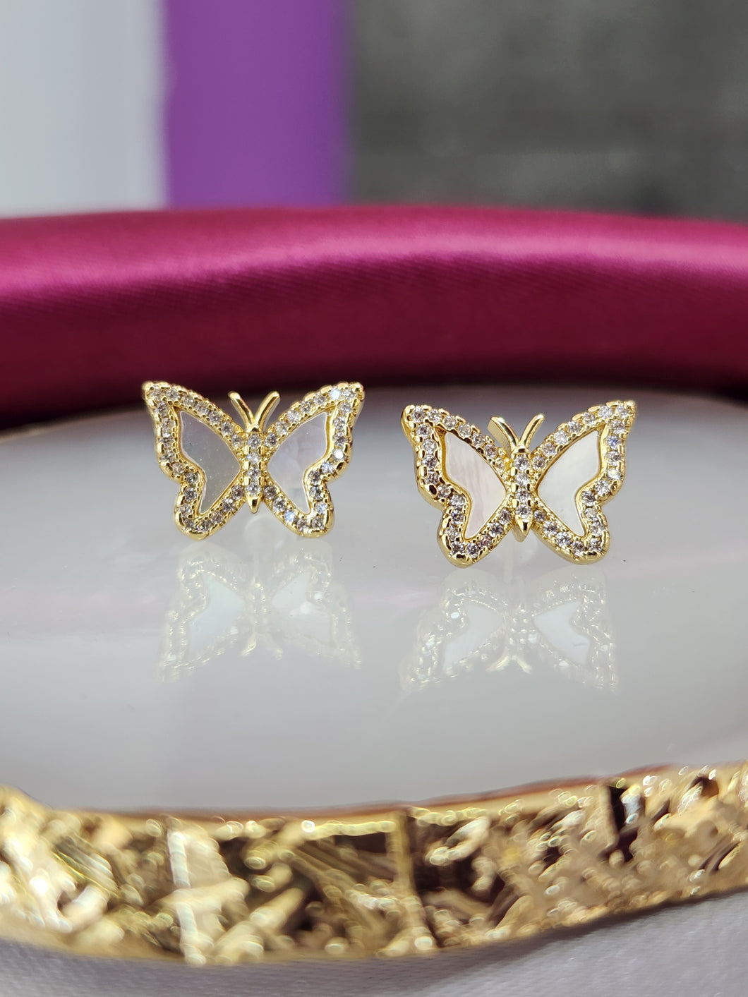 Aretes #1A mariposa madre perla zirconia