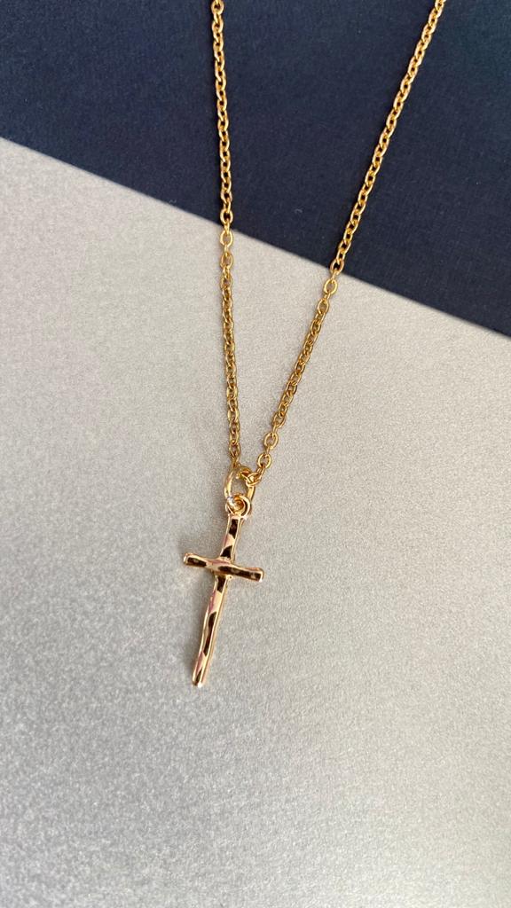 Collar Cruz Ondulada #U