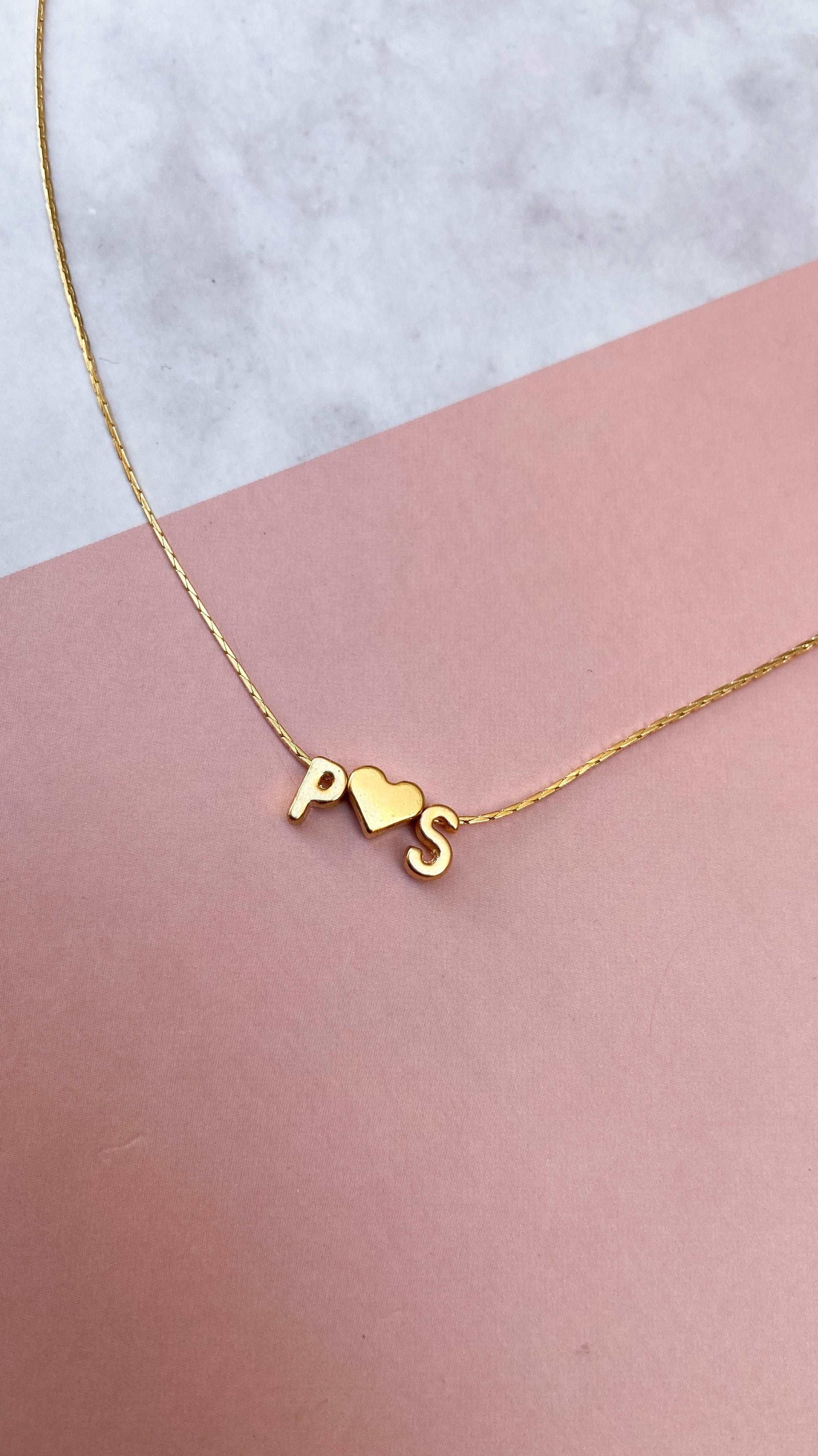 Collar 2 iniciales con corazon