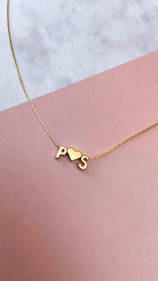 Collar 2 iniciales con corazon