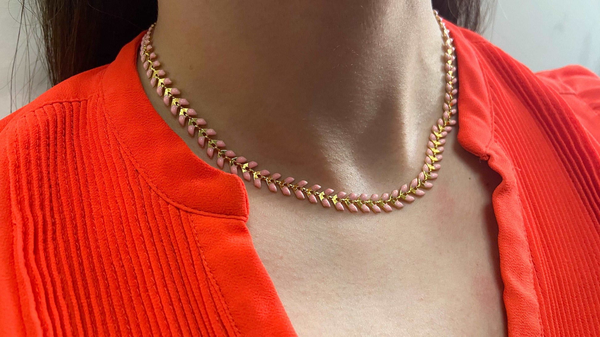 Choker flechas rosas