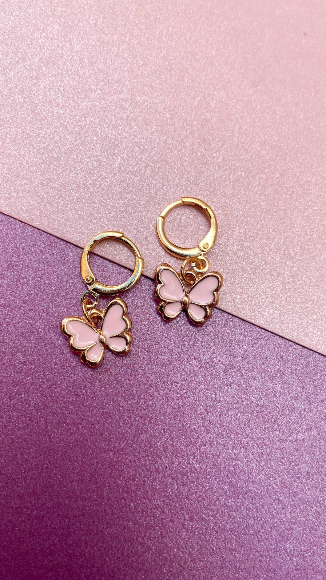 Arete Mariposa Rosa #Q13 (1 pieza)
