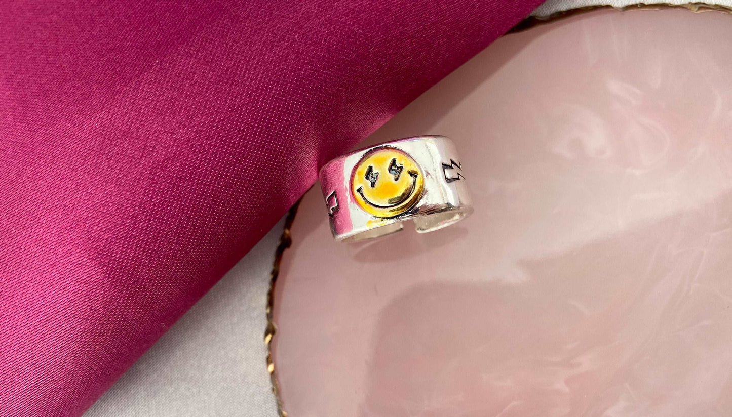 Anillo #6 carita feliz dorada con rayos