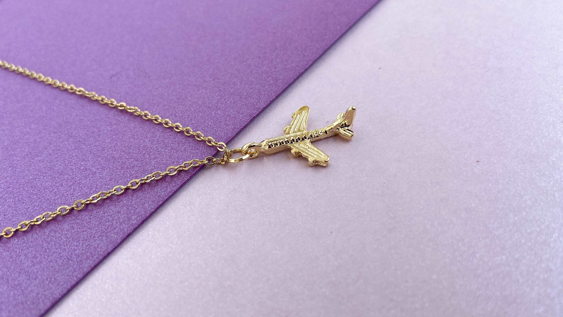 Collar Avion #C1