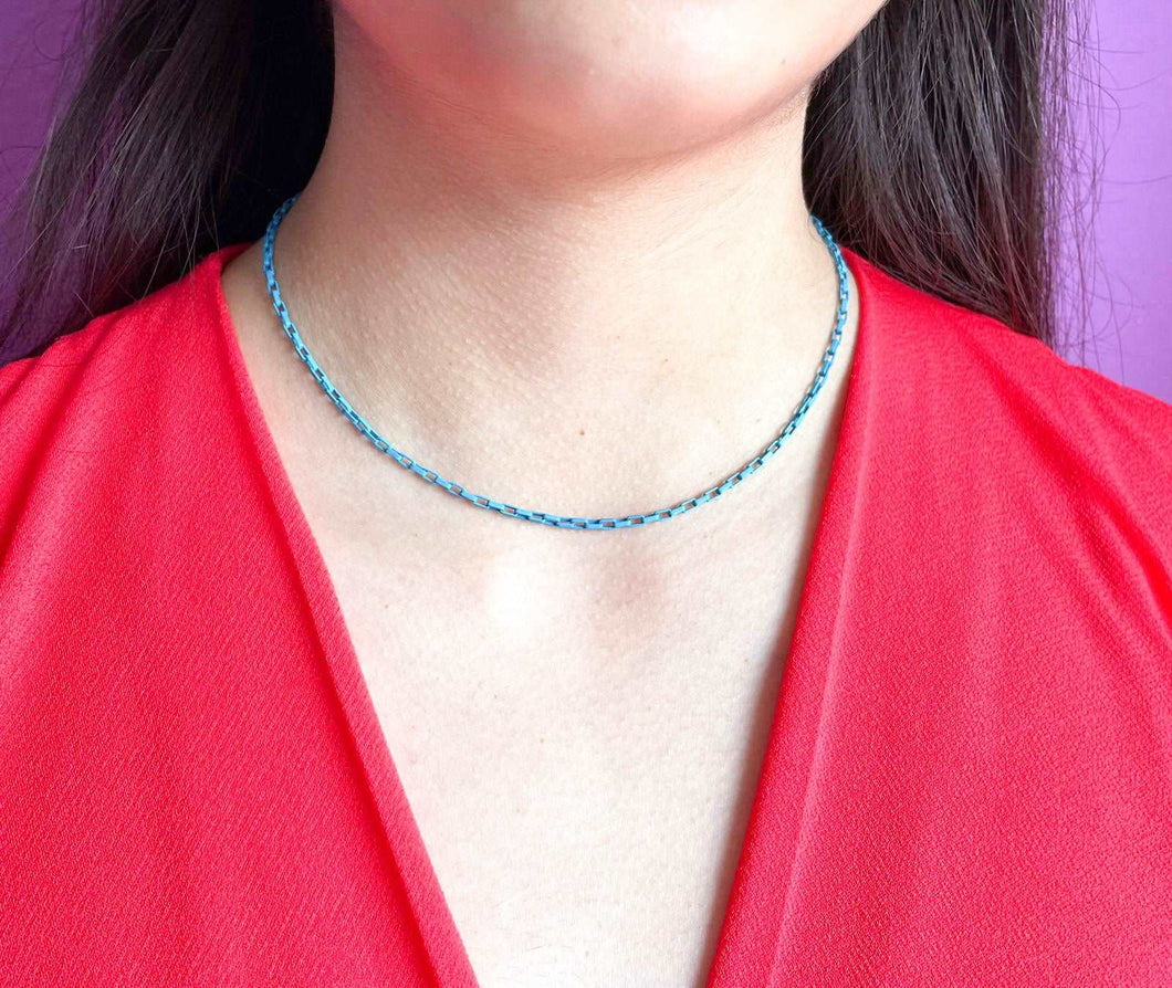 Choker eslabones cuadrados azul