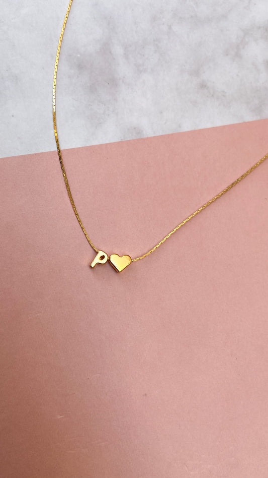 Collar inicial corazon dorado