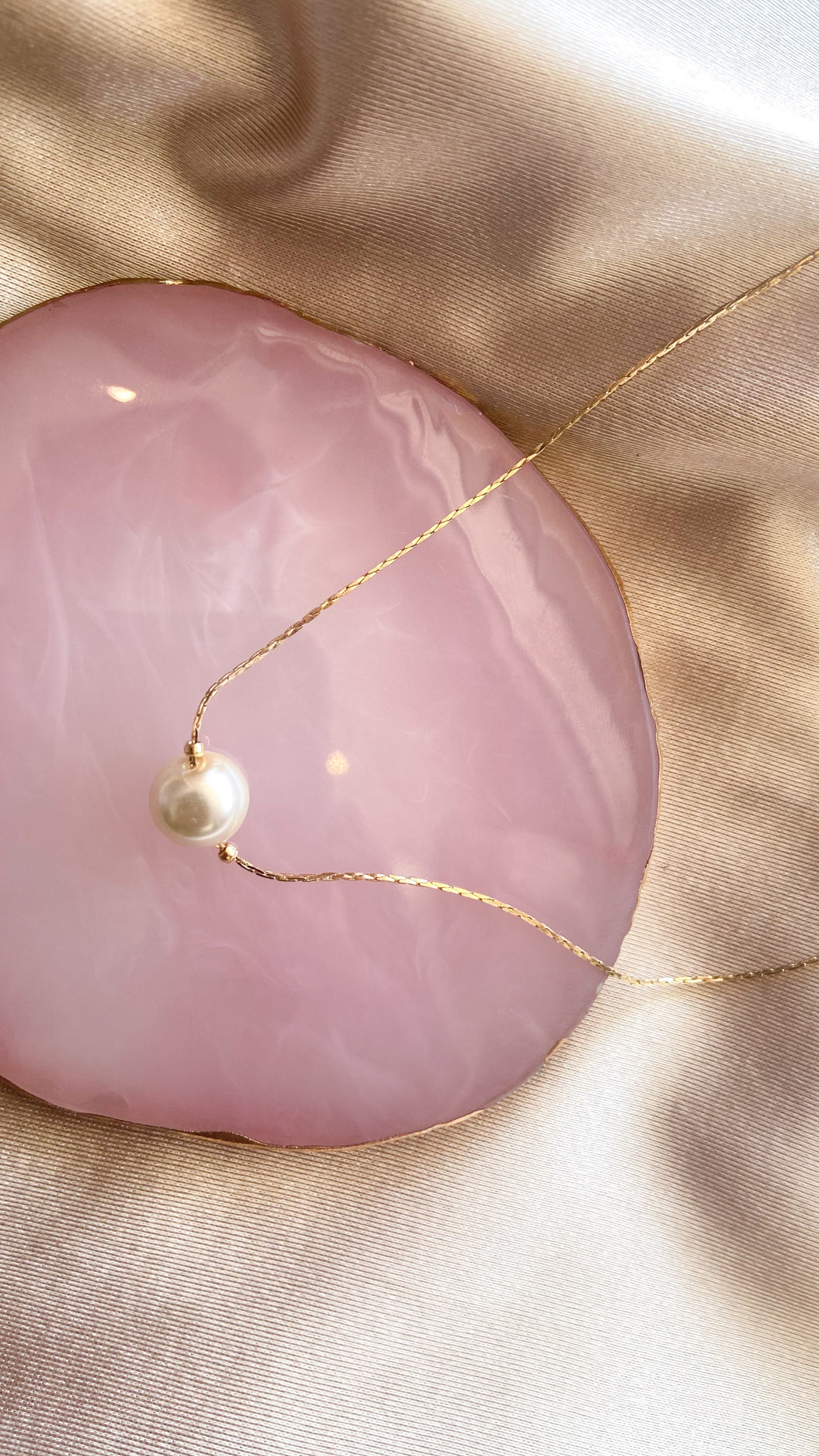 Collar Chapa con perla