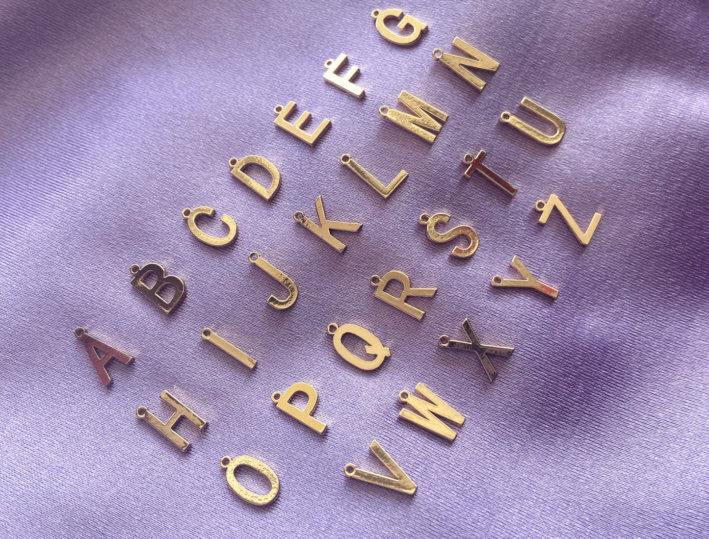 Letra Mediana colgante