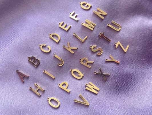 Letra Mediana colgante