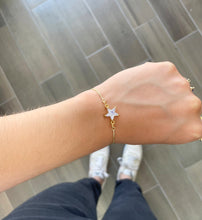 Cargar imagen en el visor de la galería, Pulsera Estrella mediana zirconia #EE1

