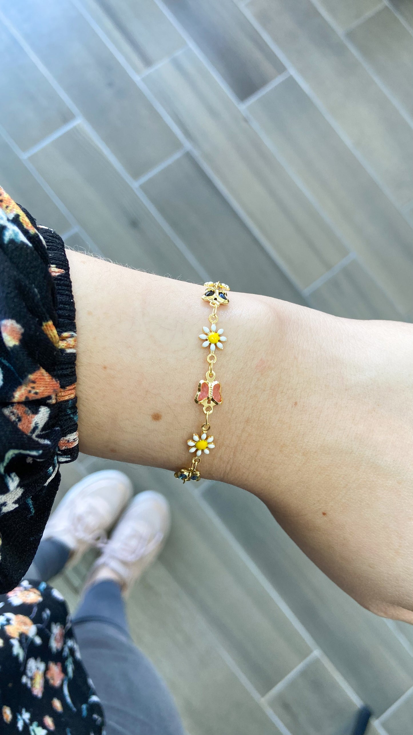 Pulsera margaritas blancas con mariposa zirconia #M8.2