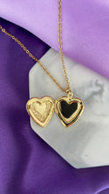 Cargar imagen en el visor de la galería, Collar Relicario con figura corazon #GG3
