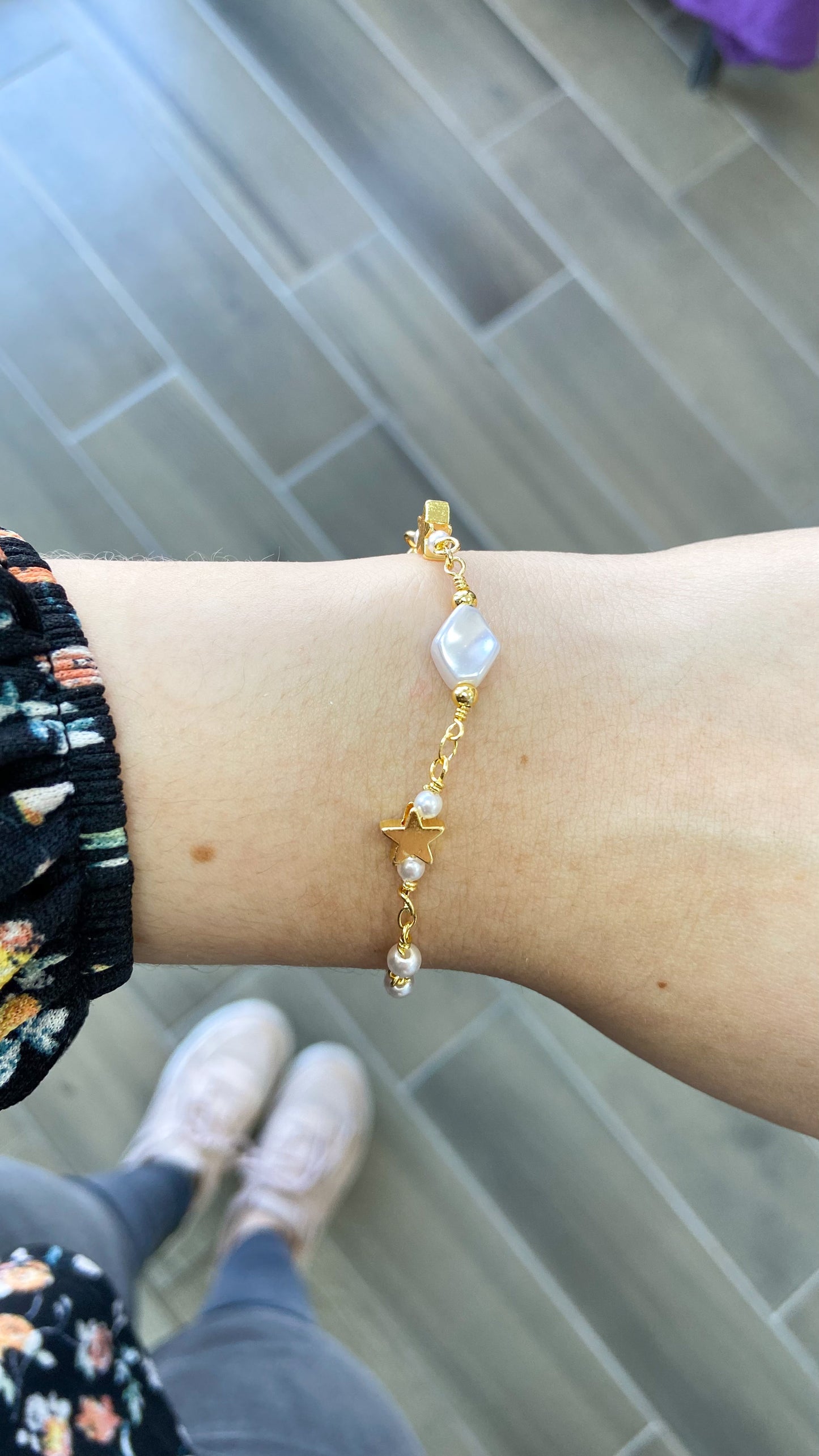 Pulsera estrella solida con perla #M11