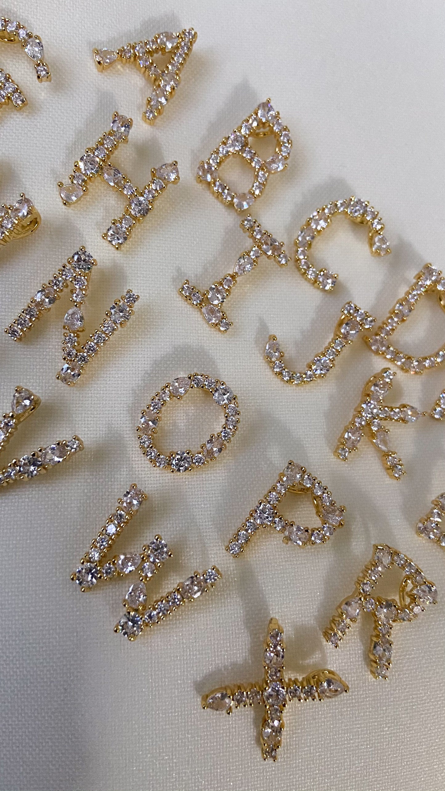 Inicial letra Zirconia de Cristal 2 CM #18