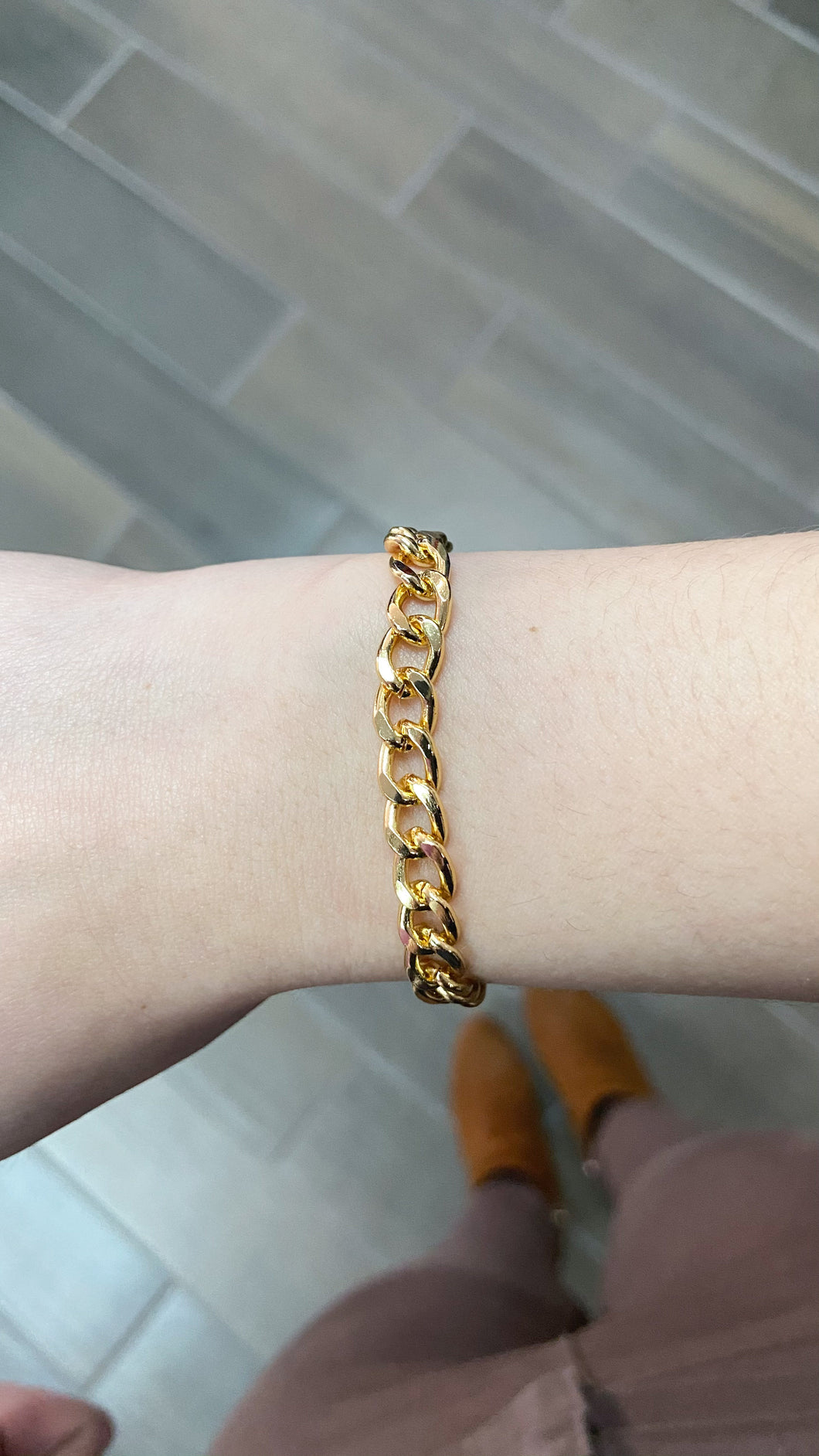 Pulsera gruesa dorada