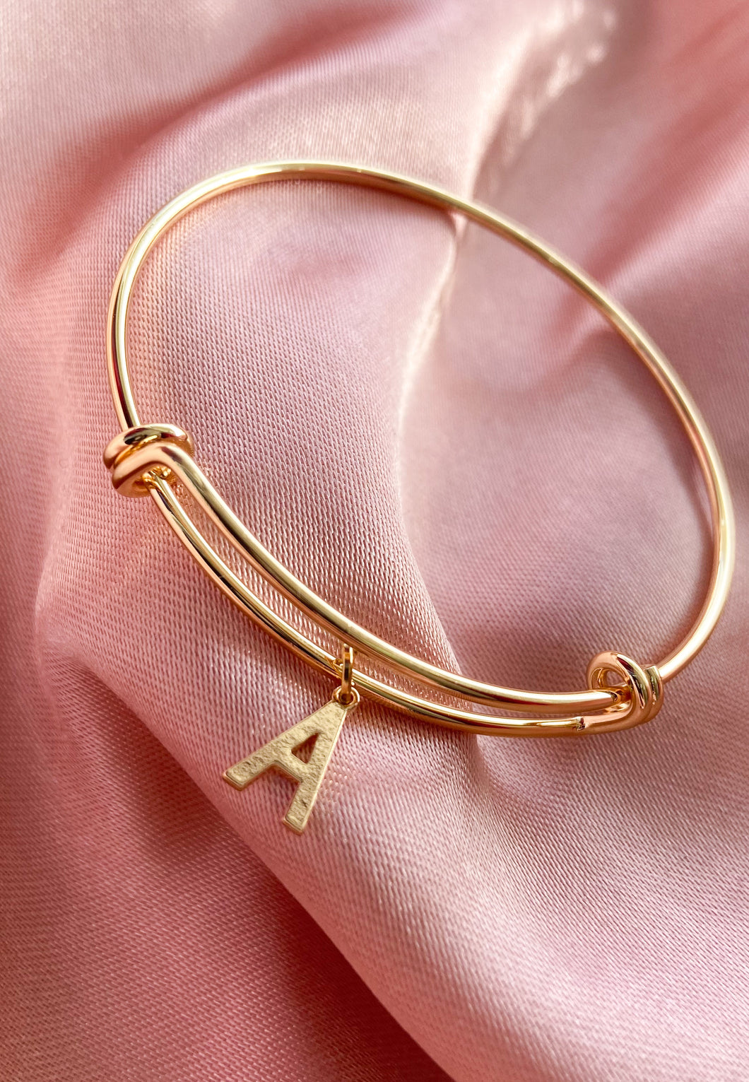 Pulsera circulo con letra