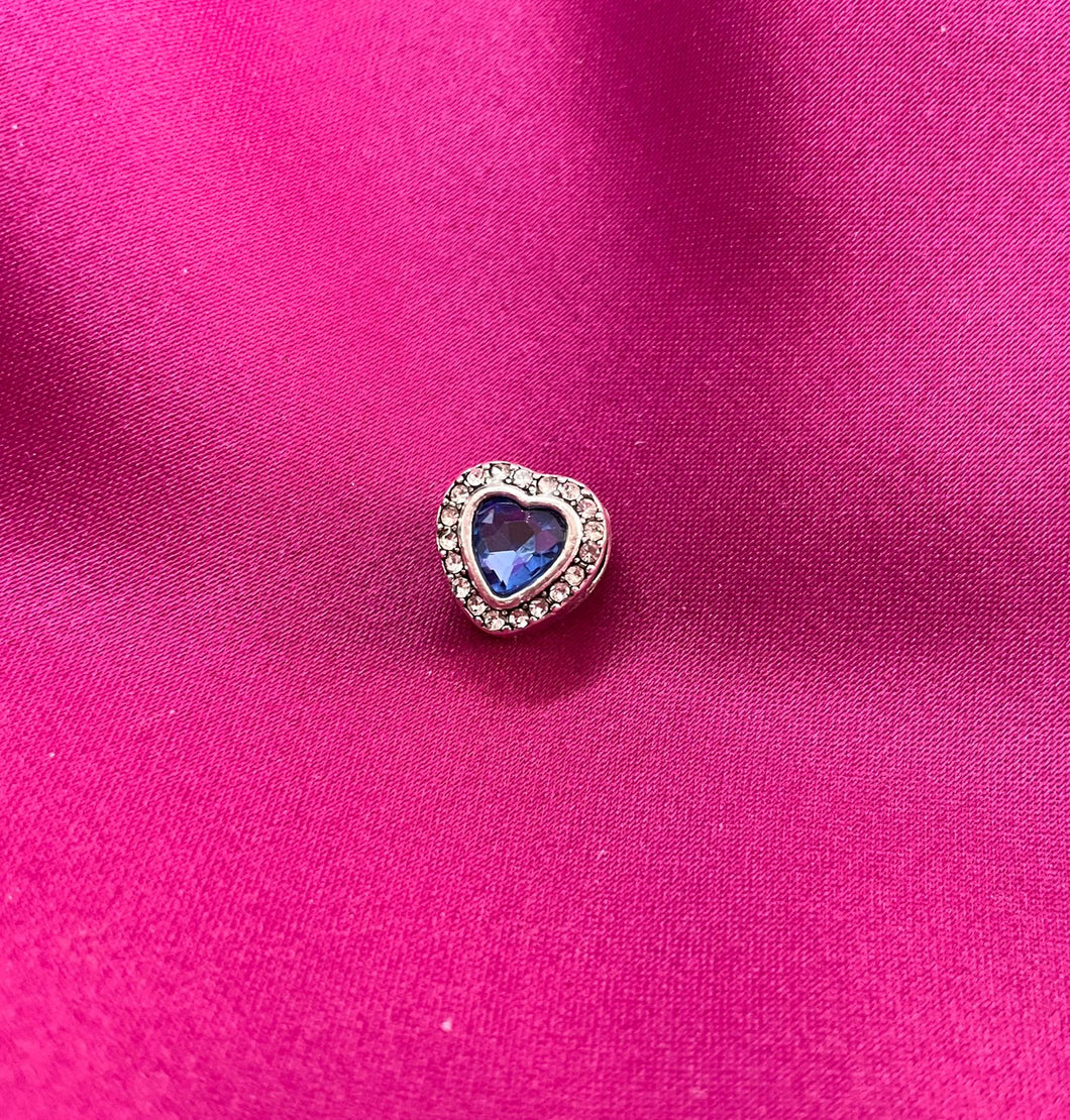 Dije para pulsera #2 corazon con interior azul