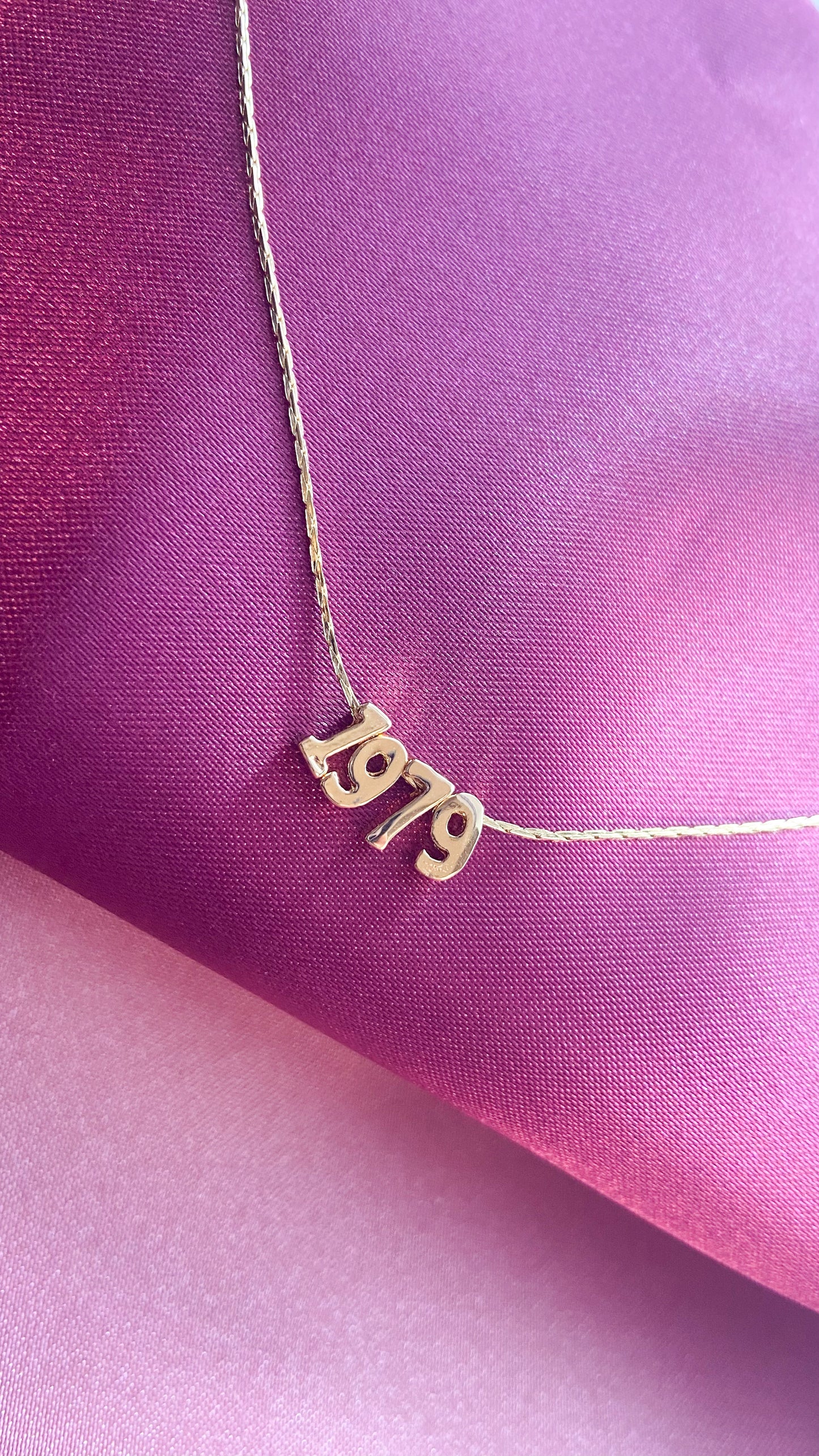 Collar fecha personalizado