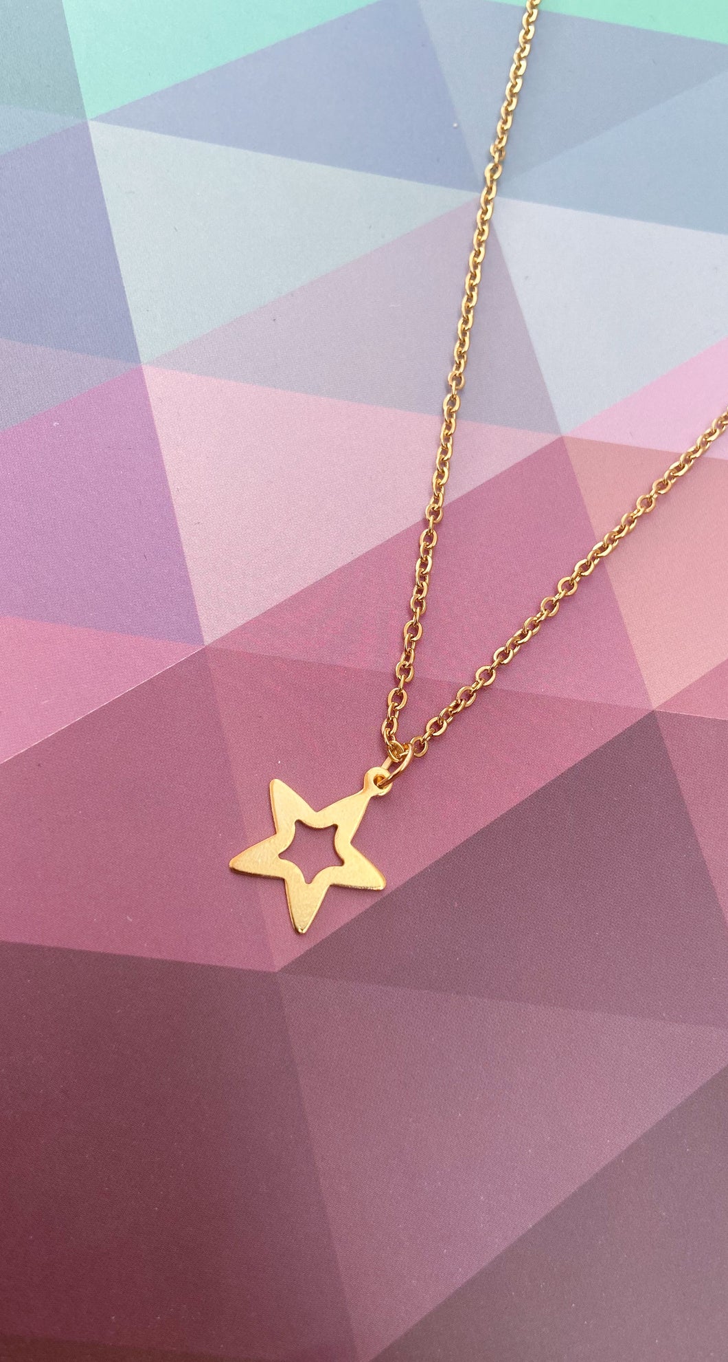 Collar estrella hueca #K5