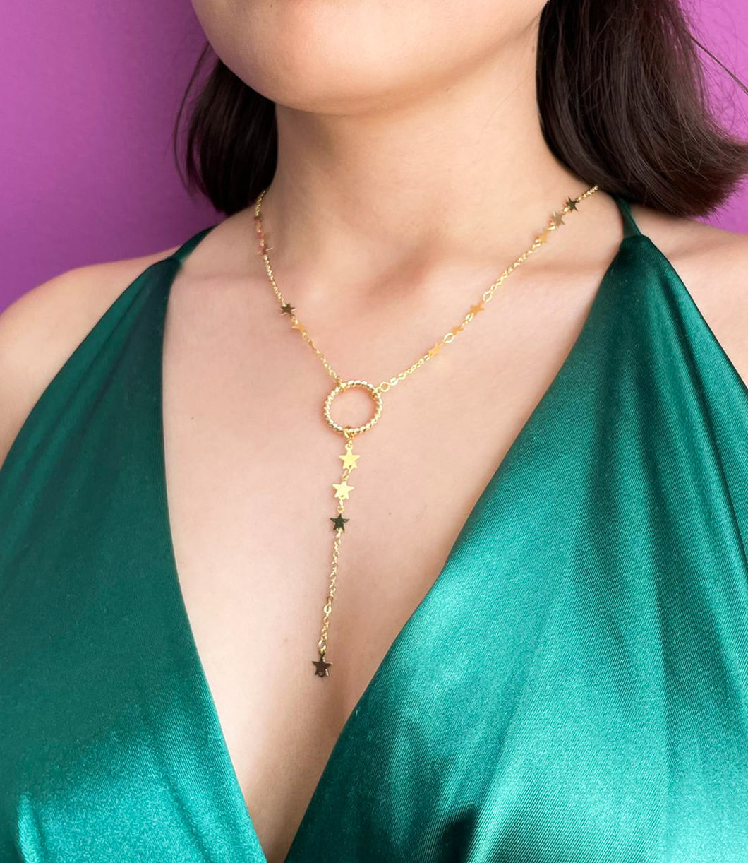 Collar estrellas discontinuas circulo #DD trenzado colgante