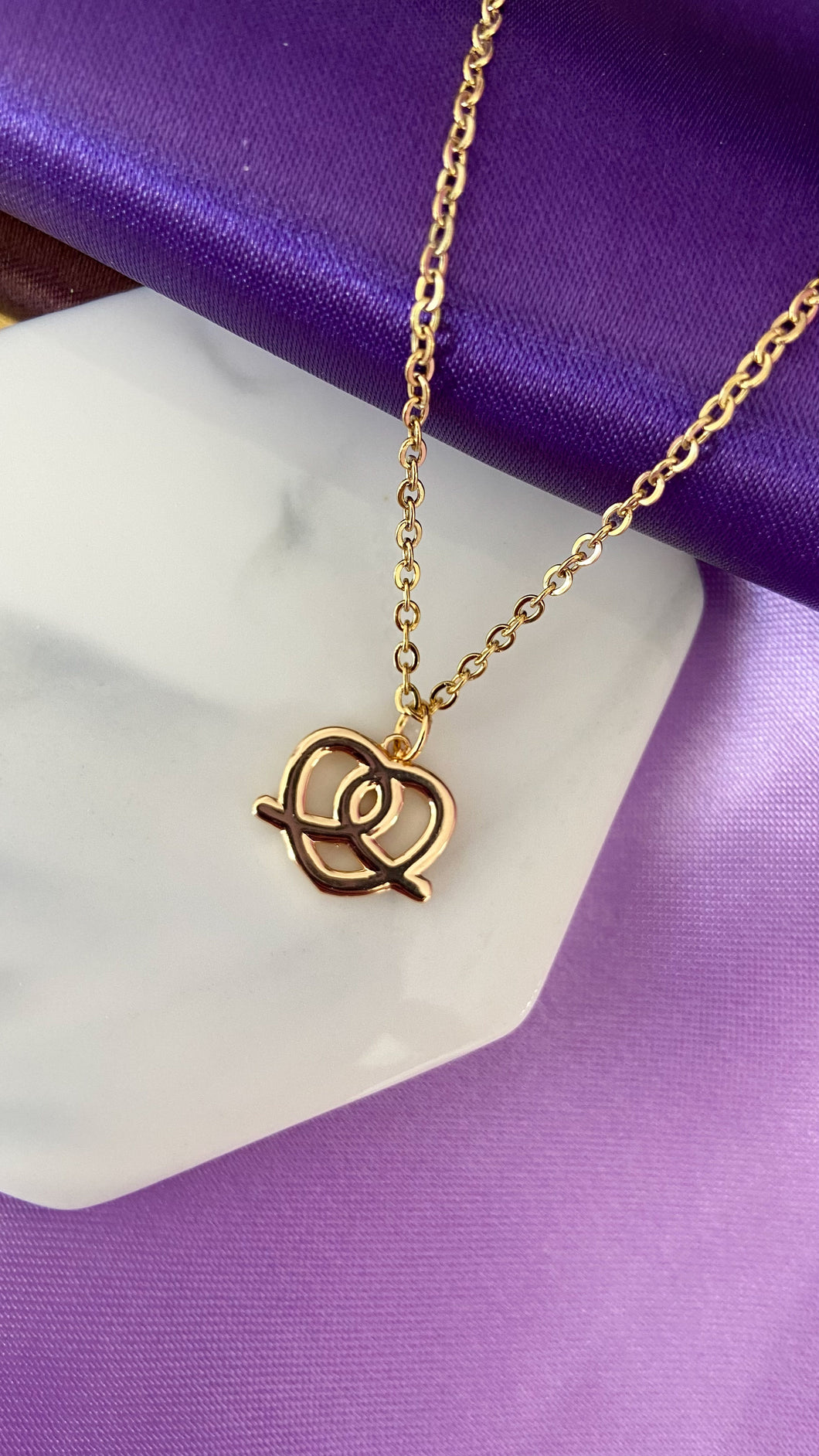 Collar pretzel #K20
