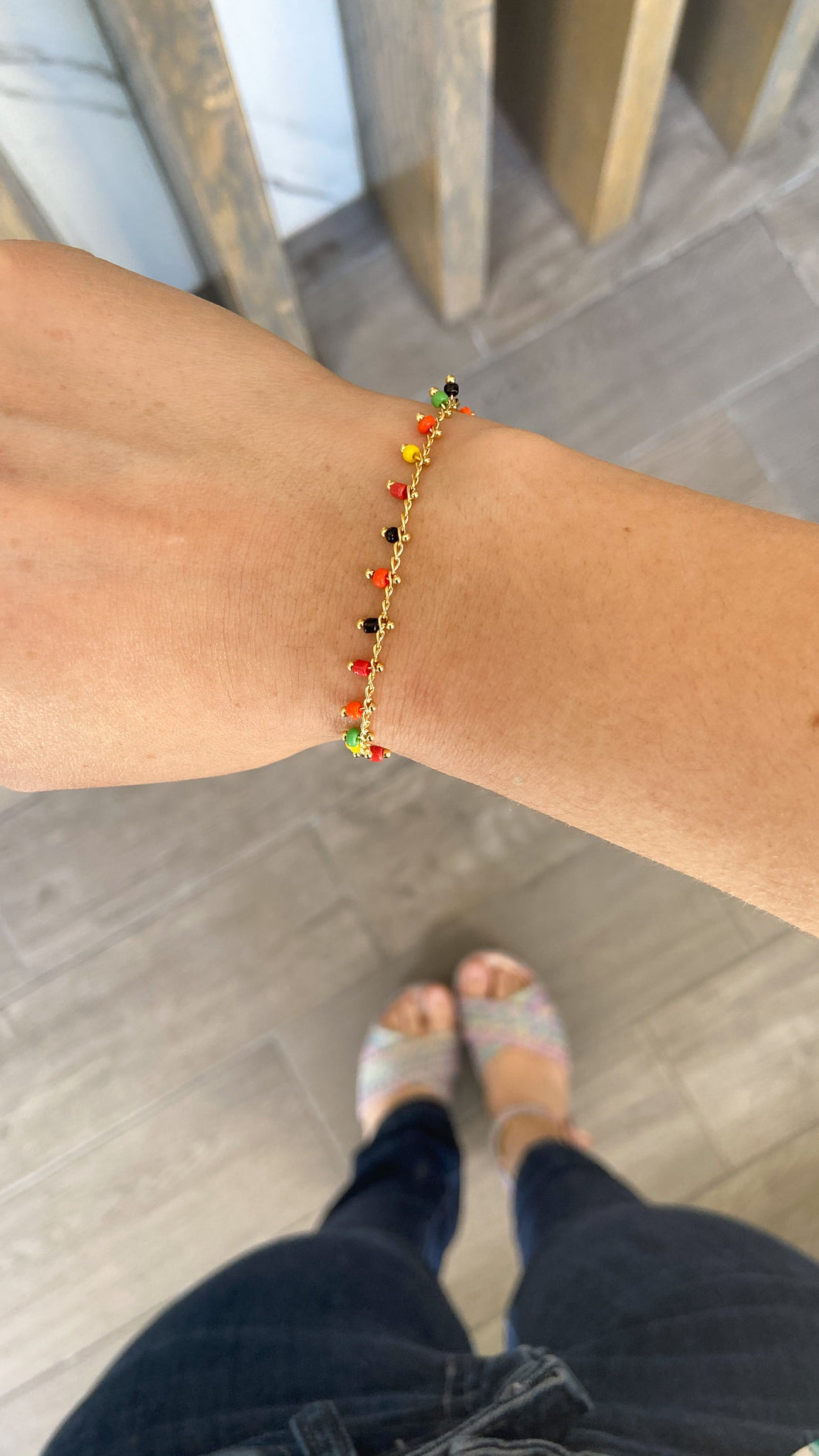 Pulsera bolitas colores chaquira