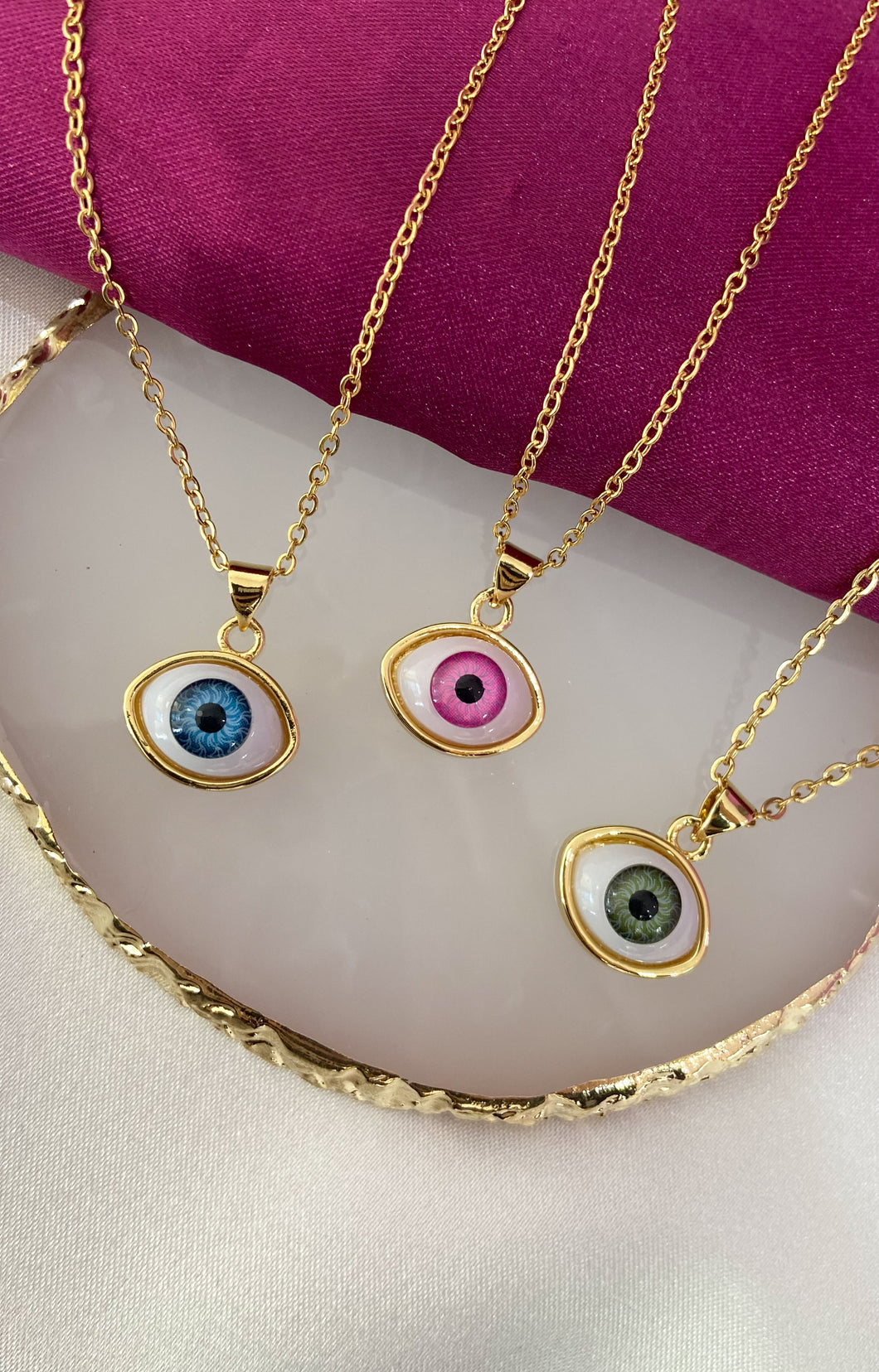 Collar ojo pupila dorado #JJ1