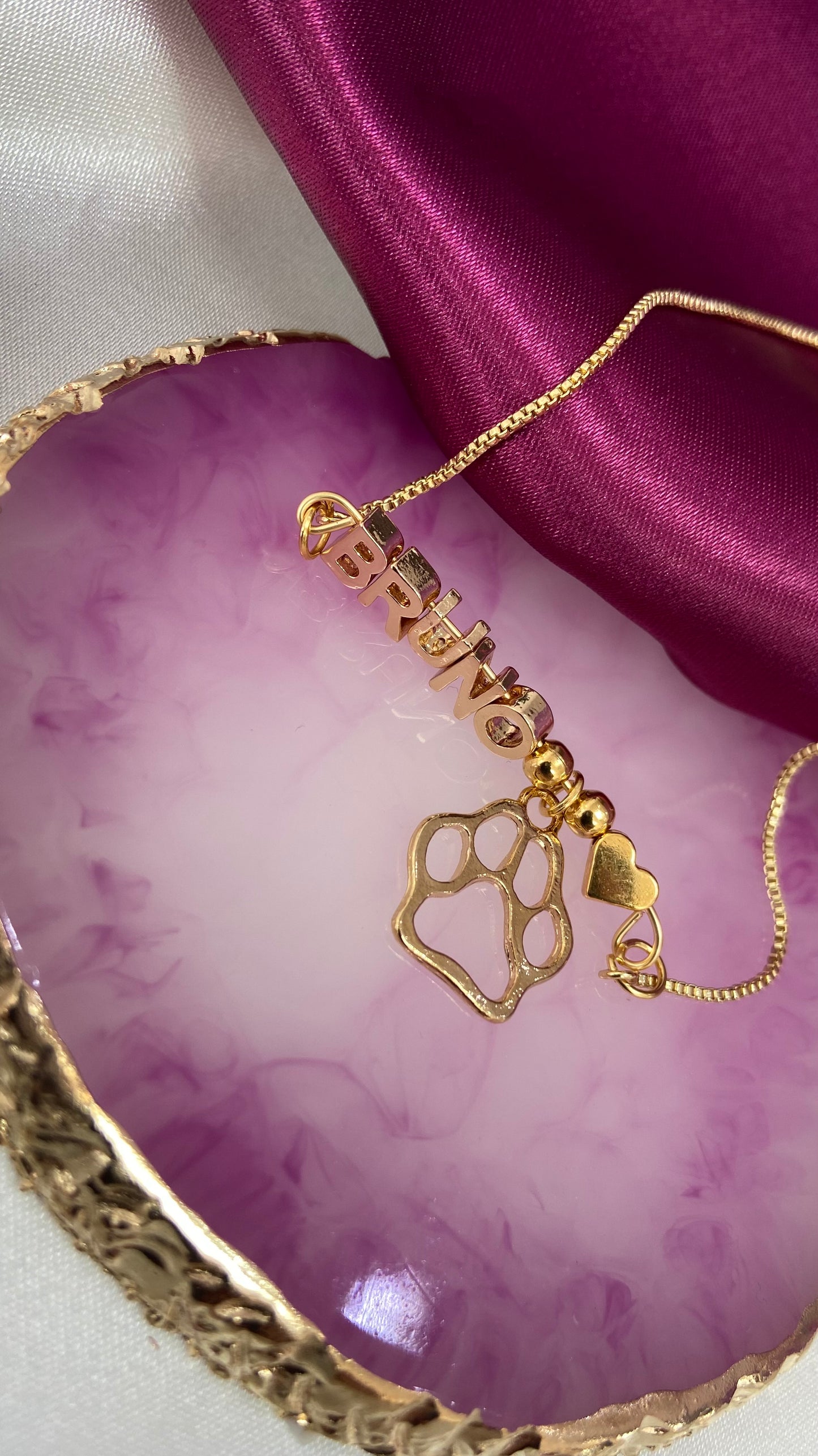 Pulsera Personalizada con letras doradas huella perro #J