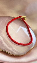 Cargar imagen en el visor de la galería, Pulsera tela ajustable
