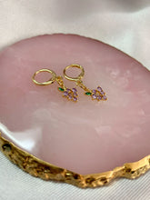 Cargar imagen en el visor de la galería, Arete uva Zirconia (1 pieza) #R14
