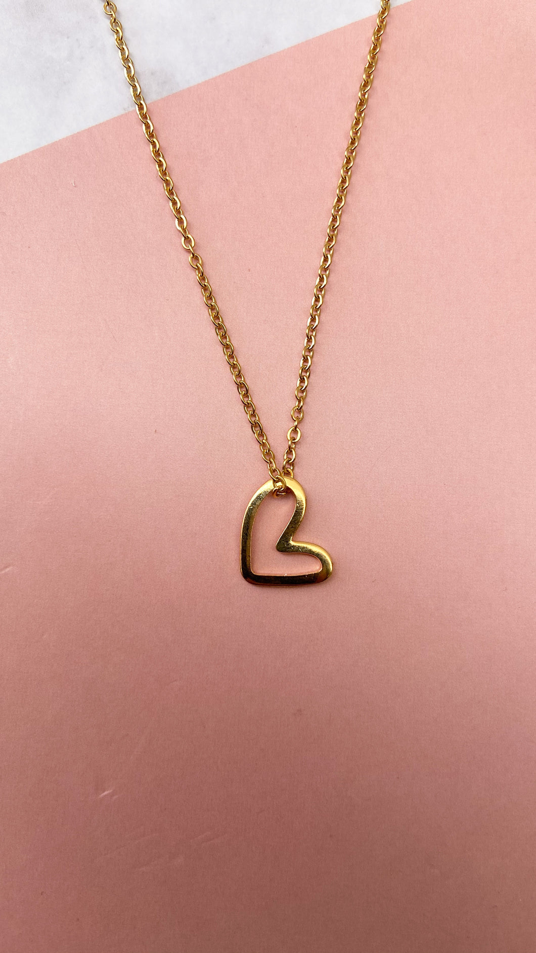 Collar corazon hueco plano #N14