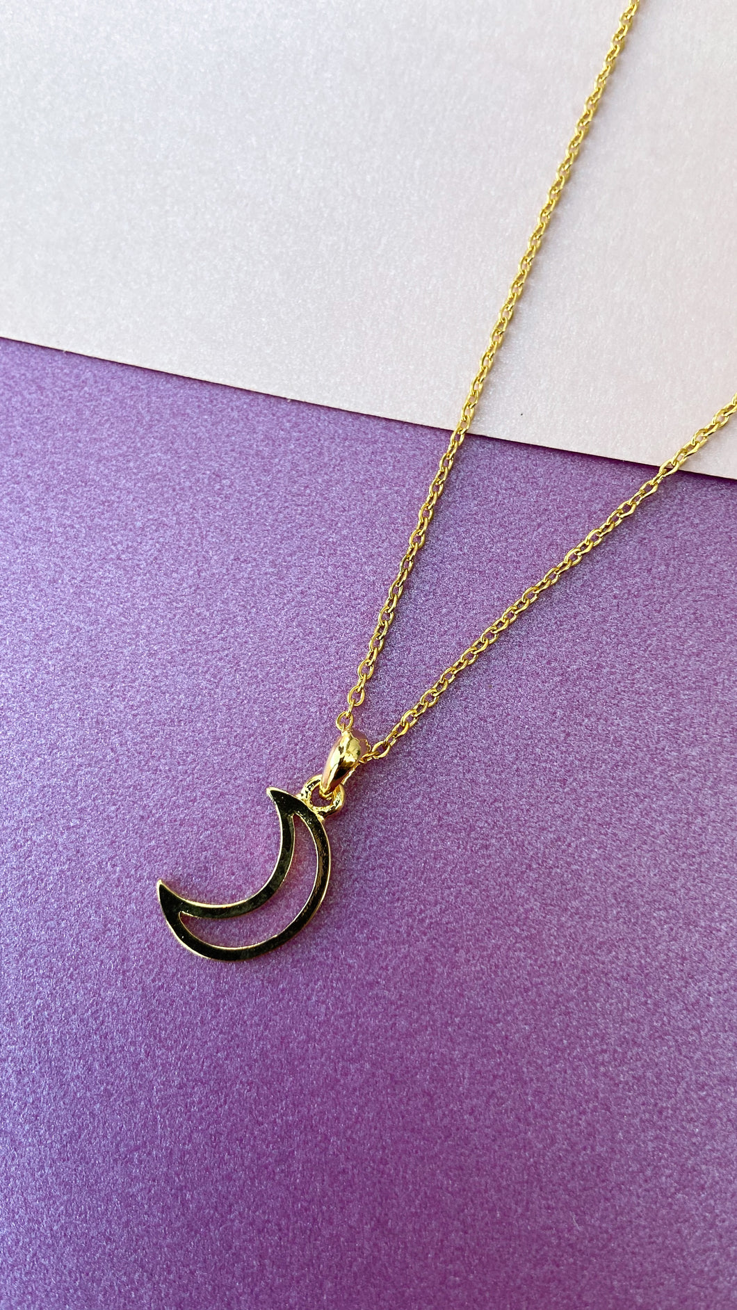 Collar luna hueca #B12